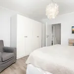 2 Seasons, Fantastic Four Apartment