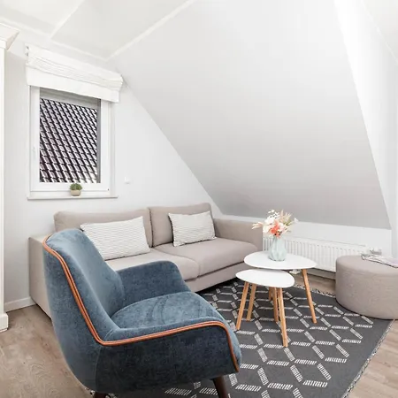 2 Seasons, Fantastic Four アパート ティメンドルファー・シュトラント