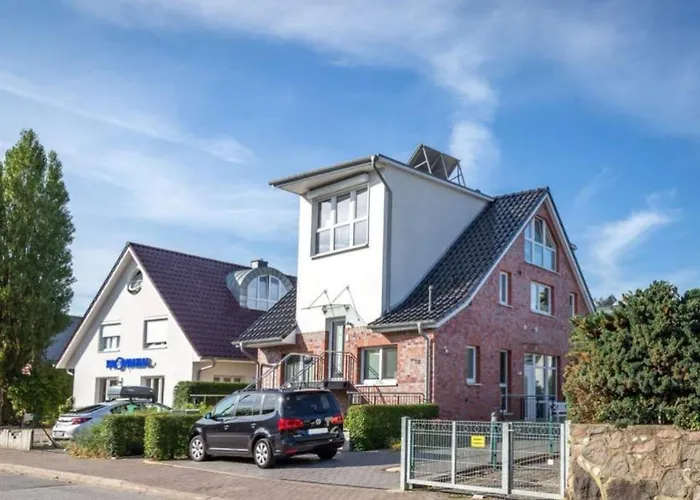 2 Seasons, Fantastic Four アパート *